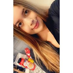 Meet your Posher, Daniela